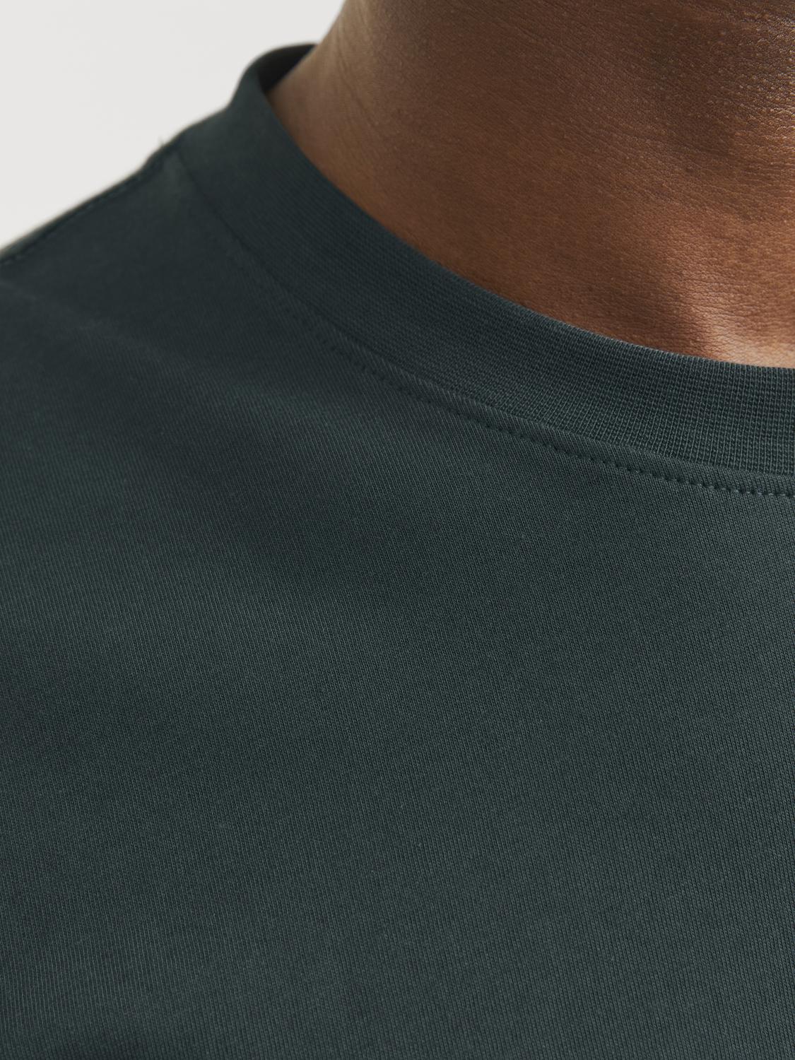 model_shot-detail