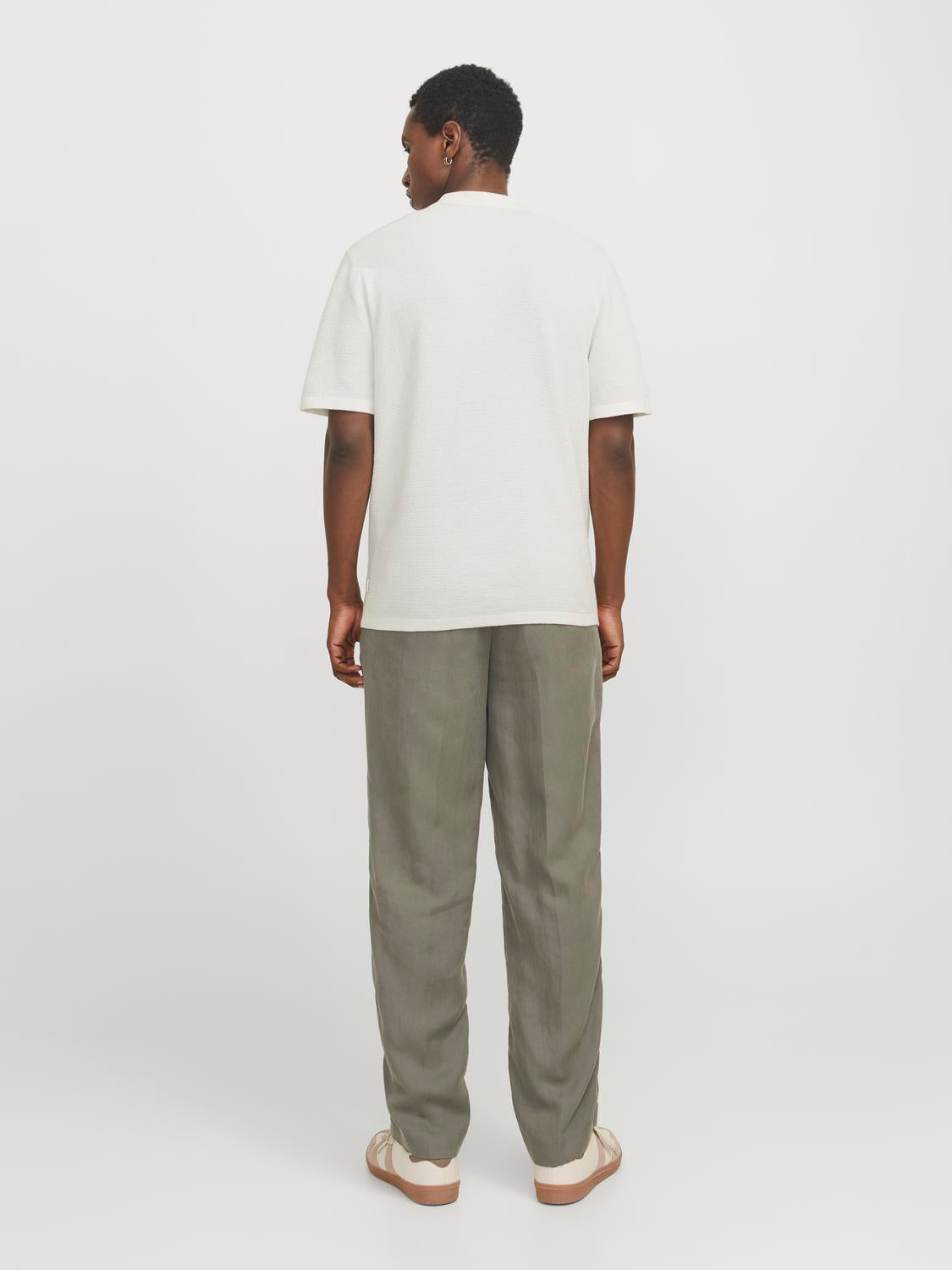 model_shot-back