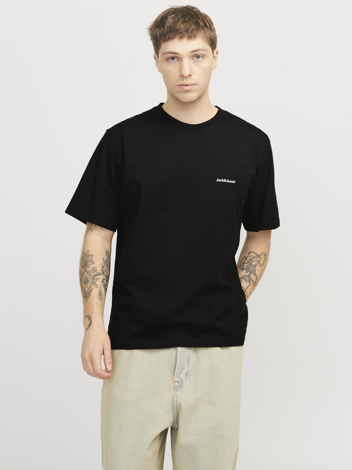 model_shot-front