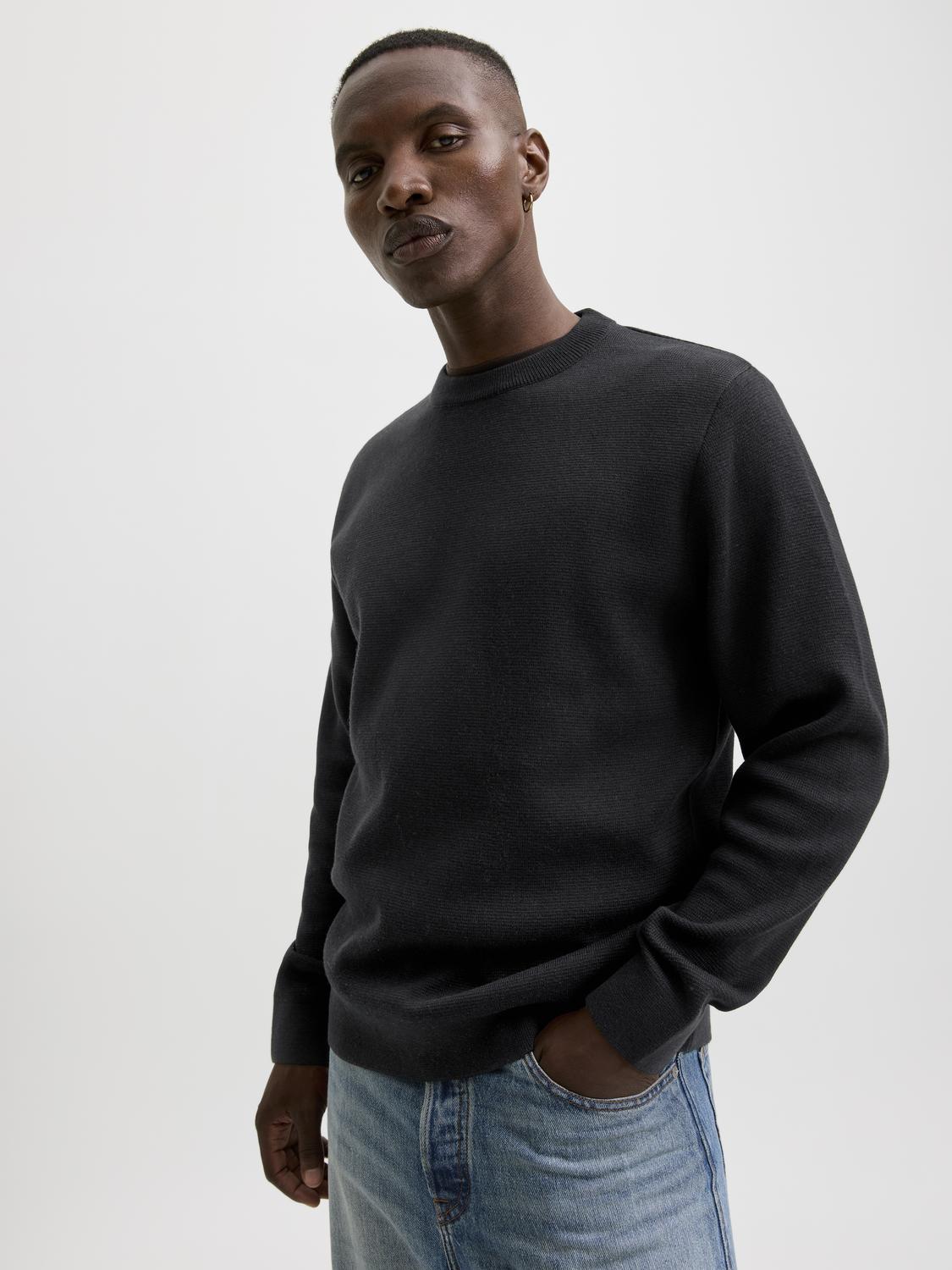 model_shot-creative