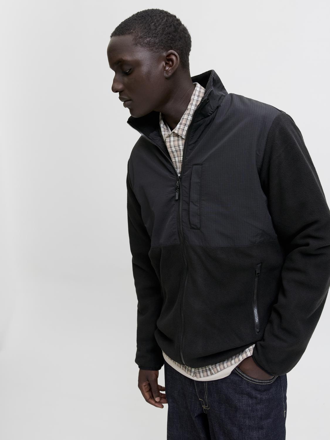 model_shot-creative