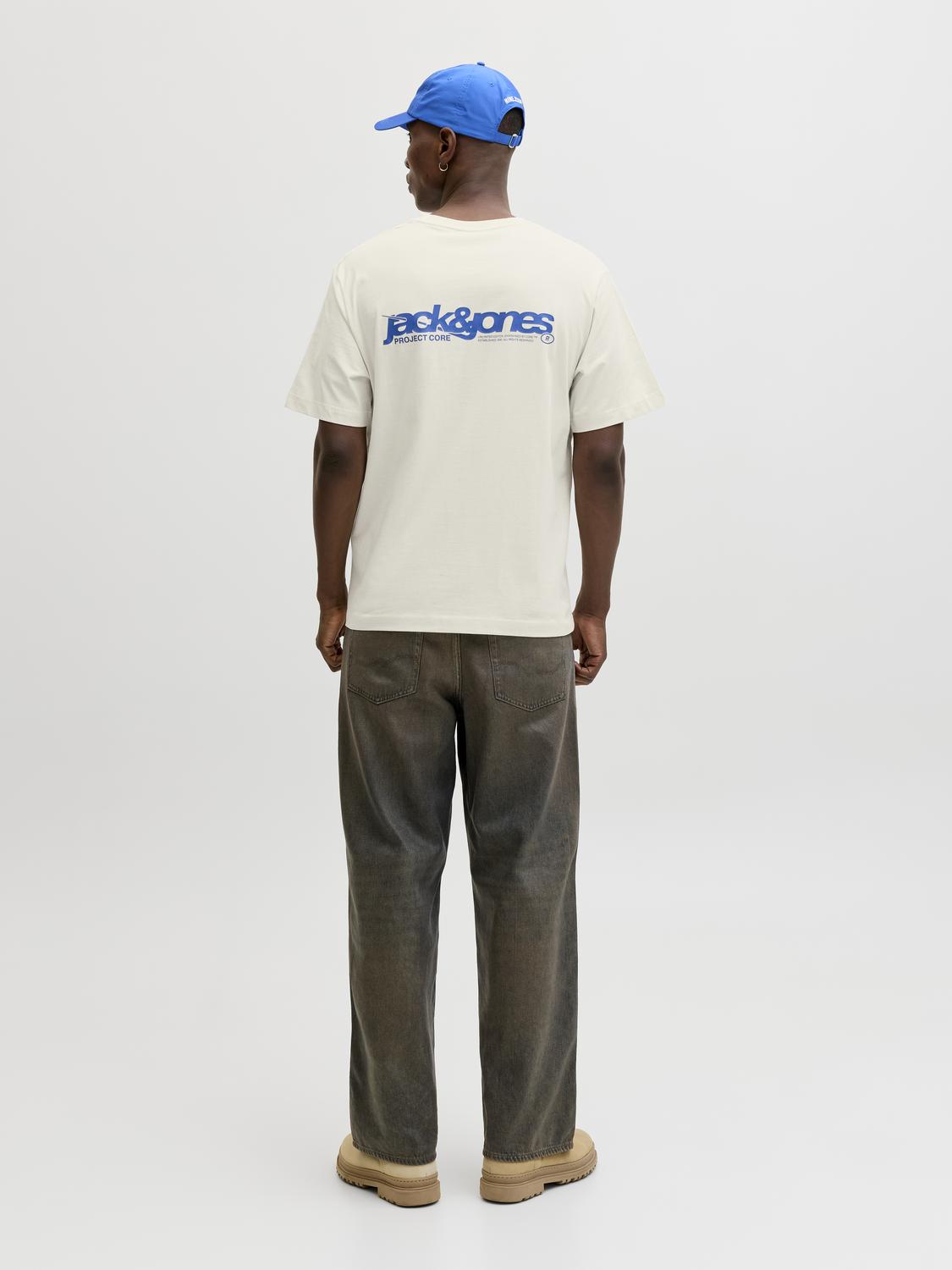 model_shot-back