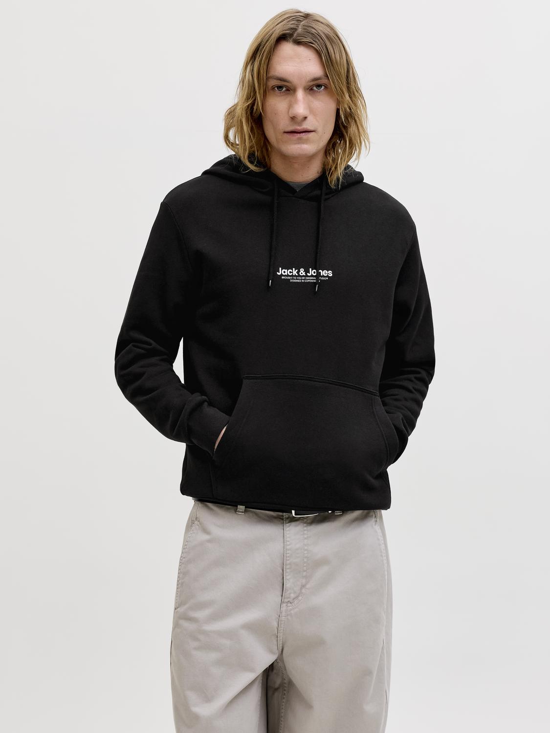 model_shot-front