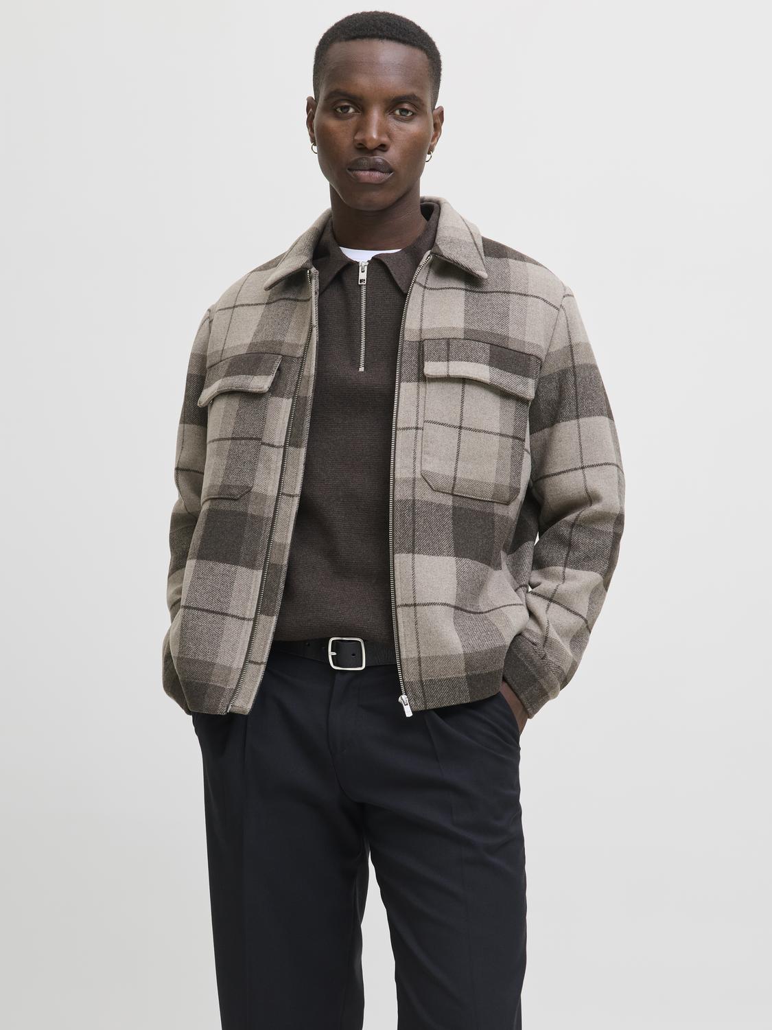 model_shot-front