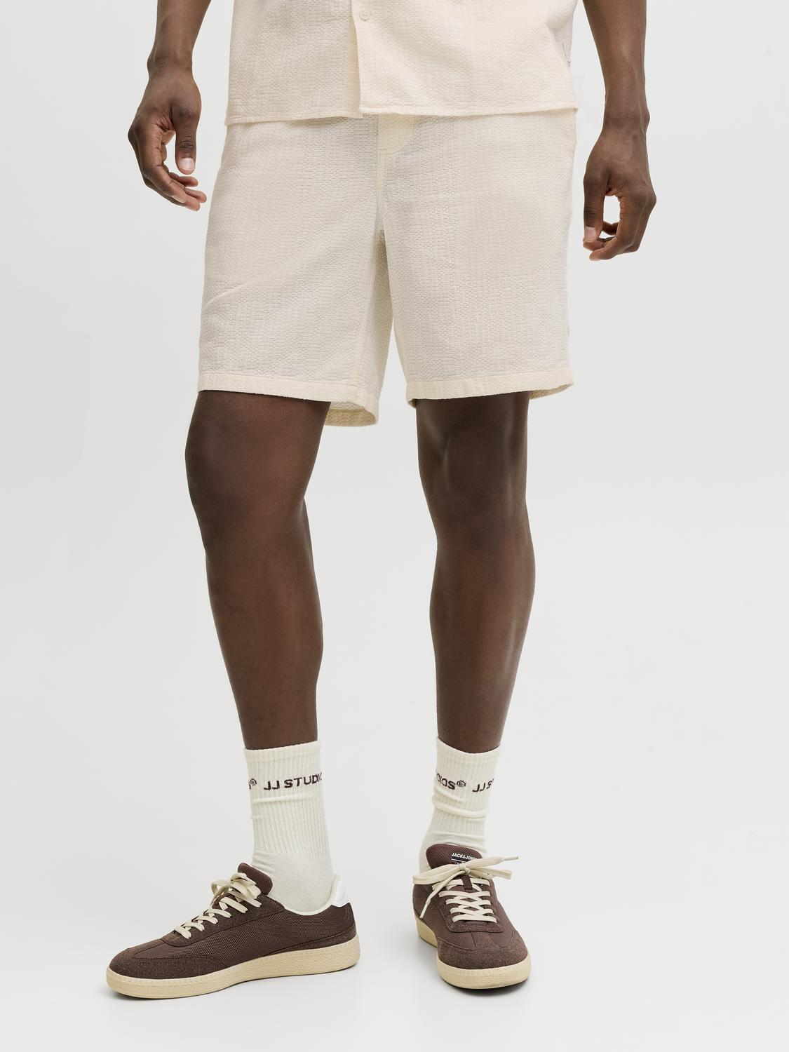 model_shot-front