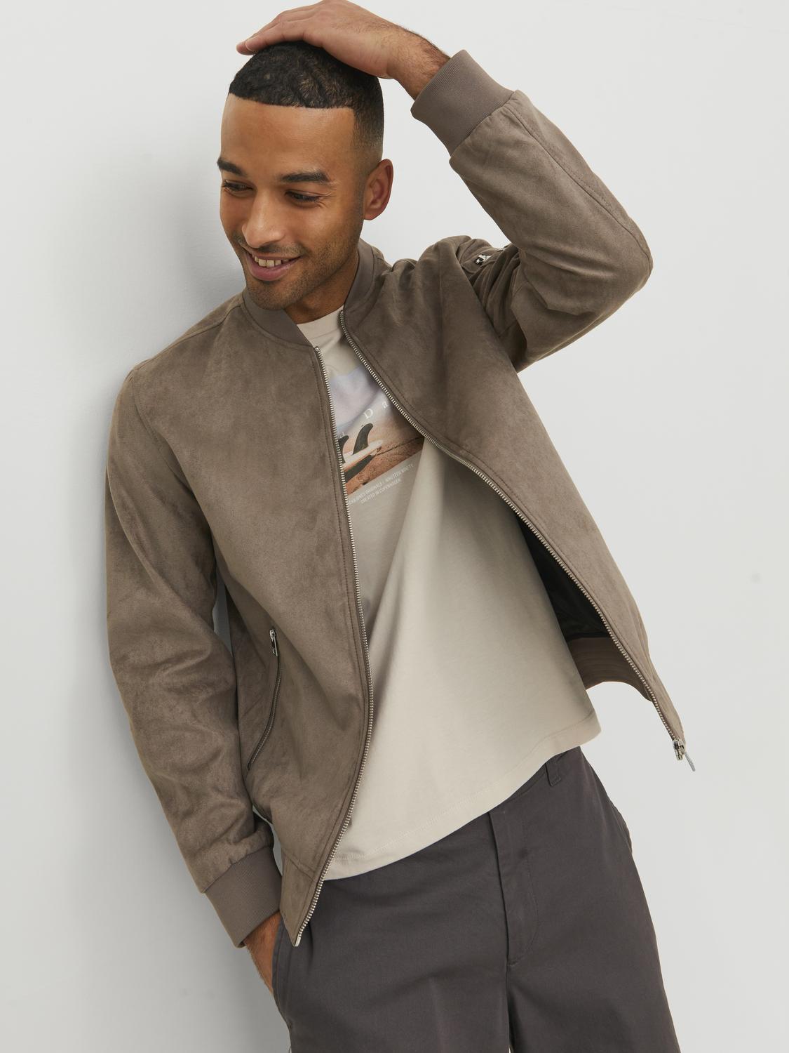 model_shot-creative