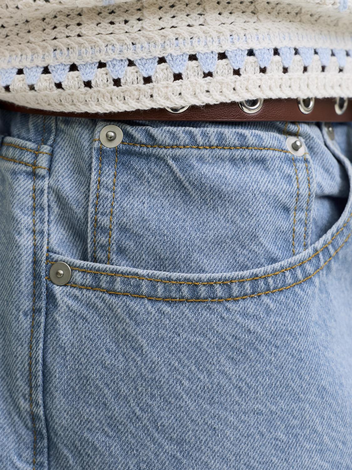 model_shot-detail