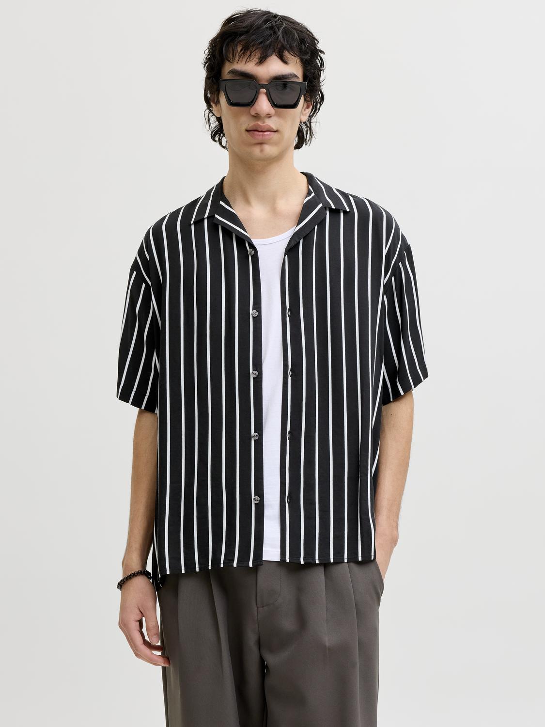 model_shot-front