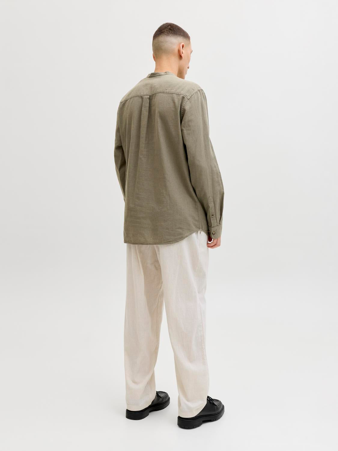 model_shot-back