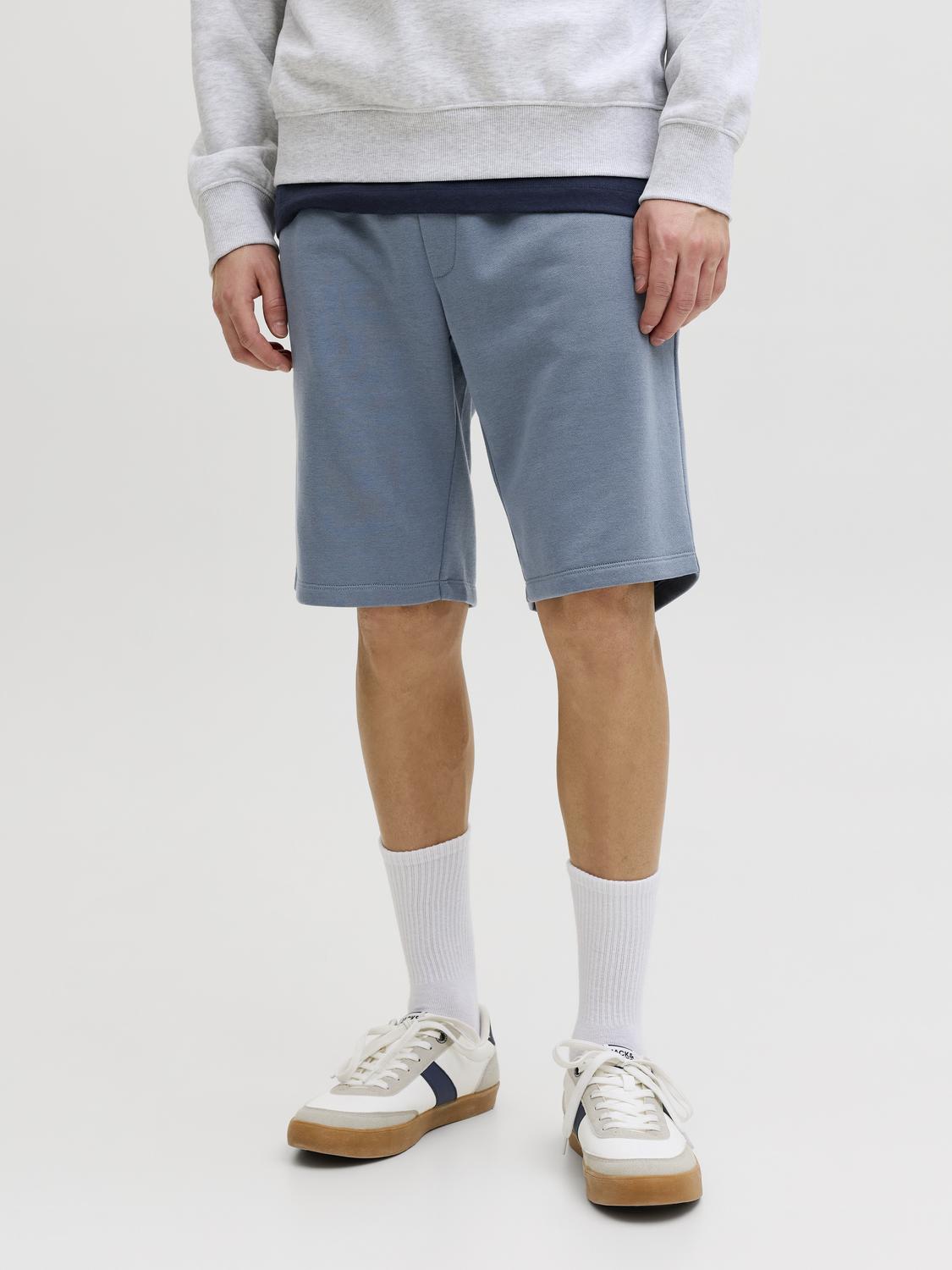 model_shot-front
