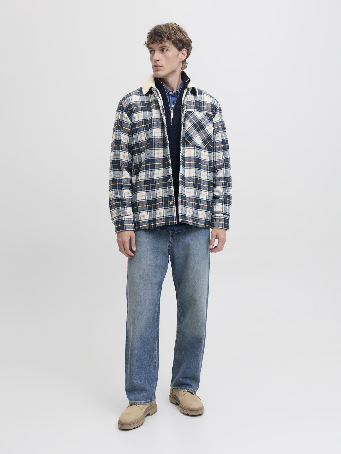 model_shot-front_full