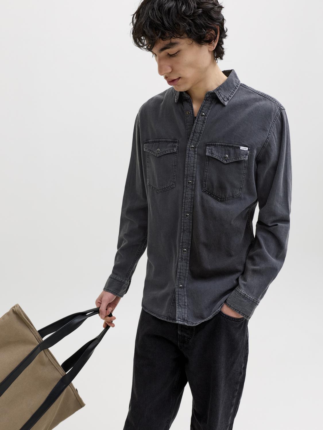 model_shot-creative