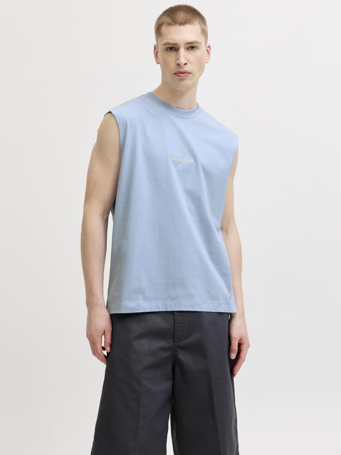 model_shot-front