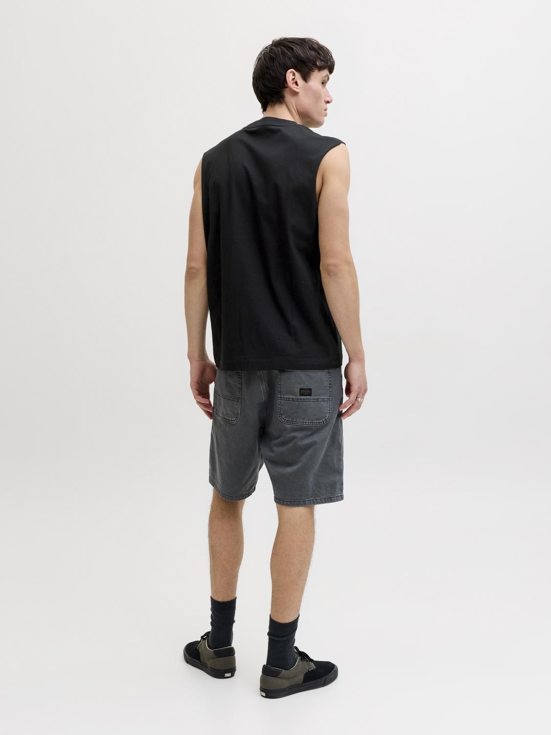 model_shot-back