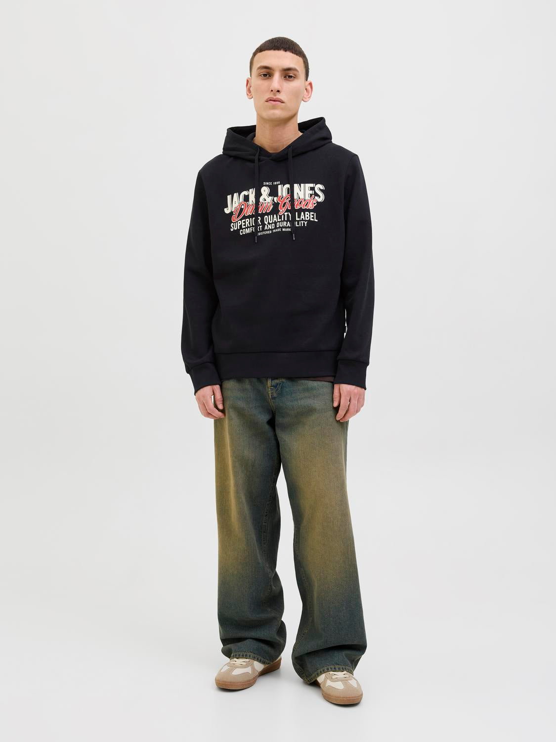 model_shot-front_full