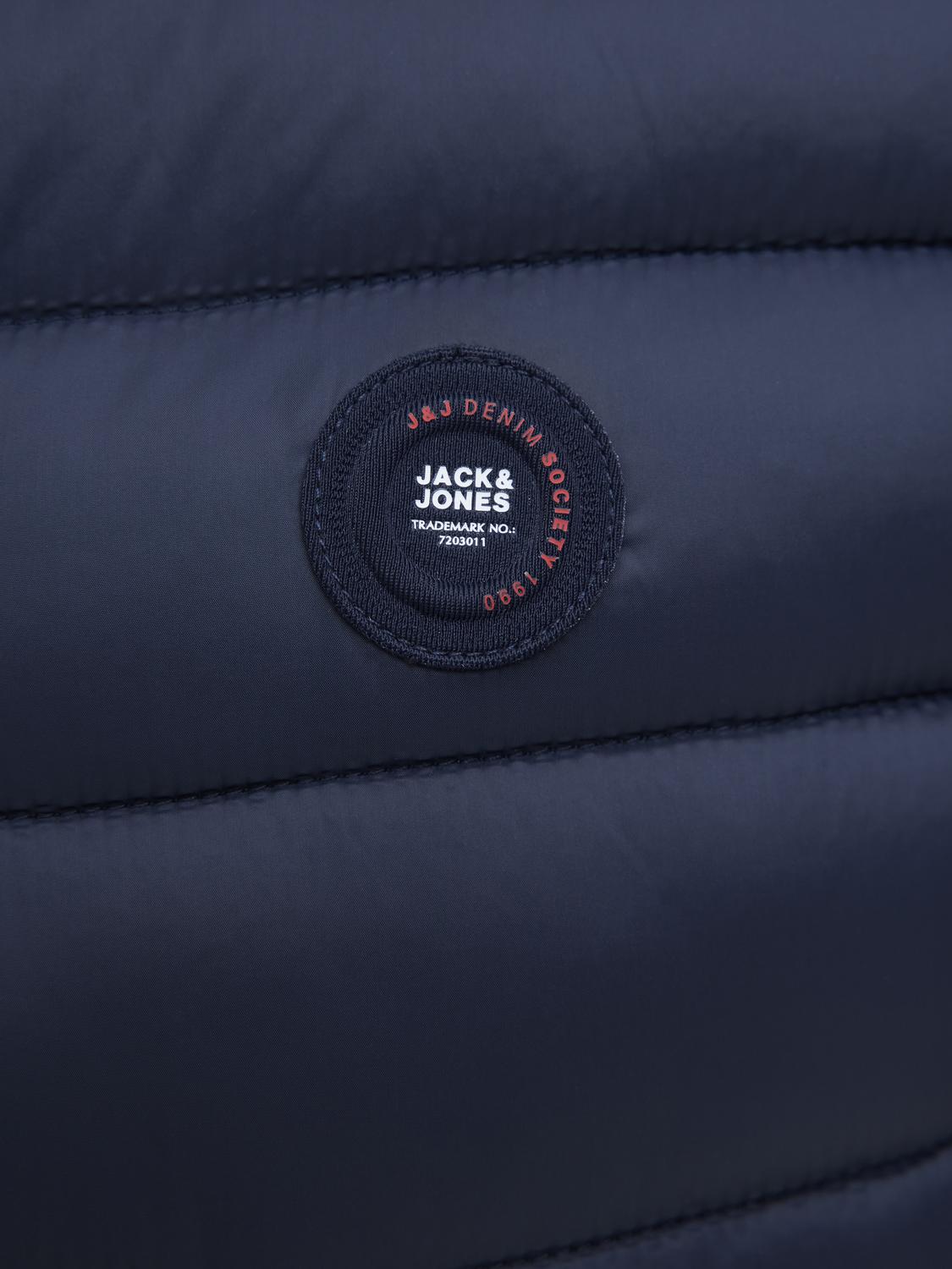 model_shot-detail