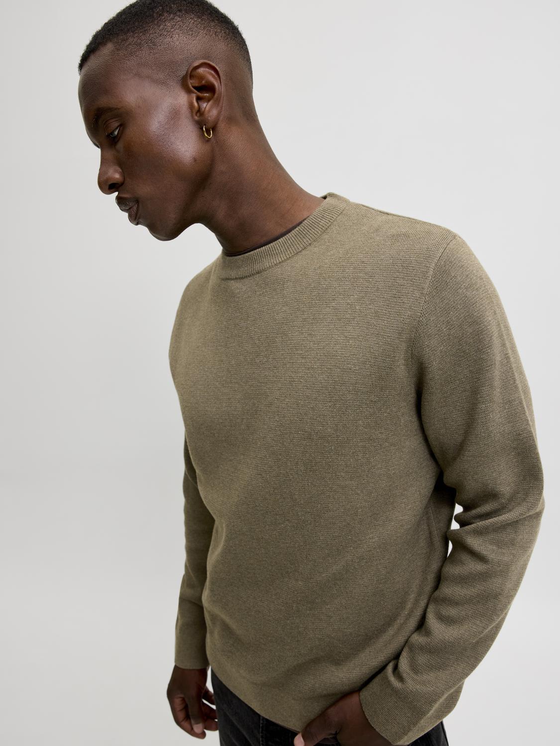 model_shot-creative