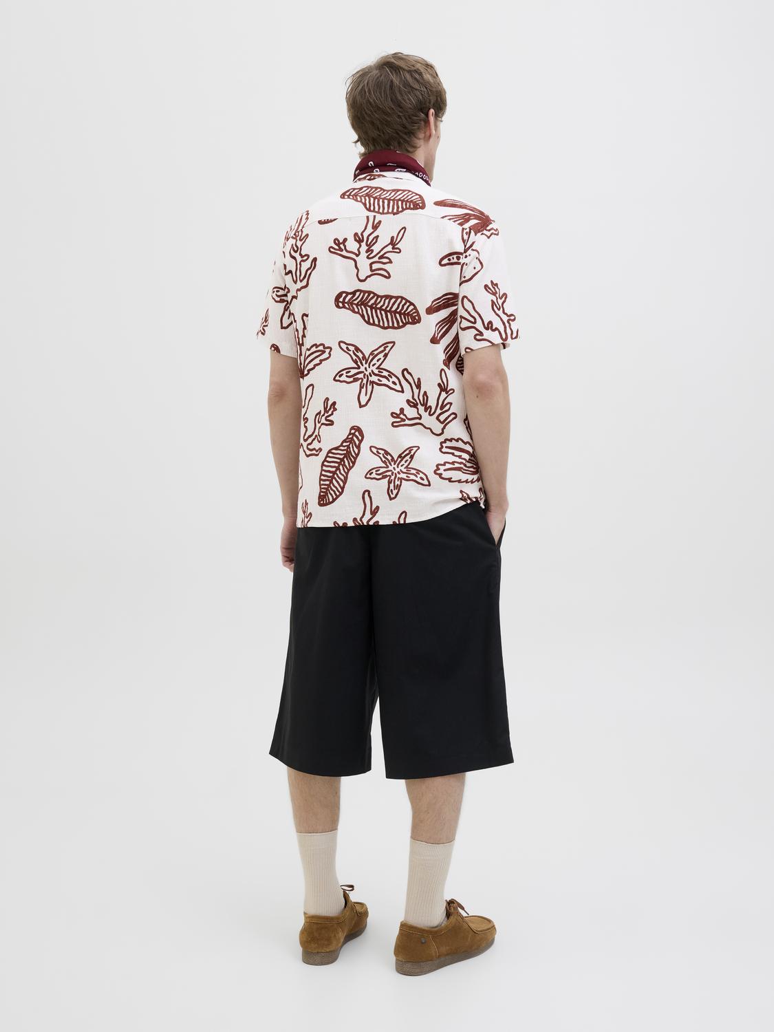 model_shot-back