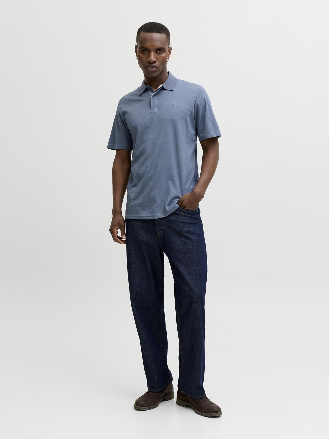 model_shot-front_full
