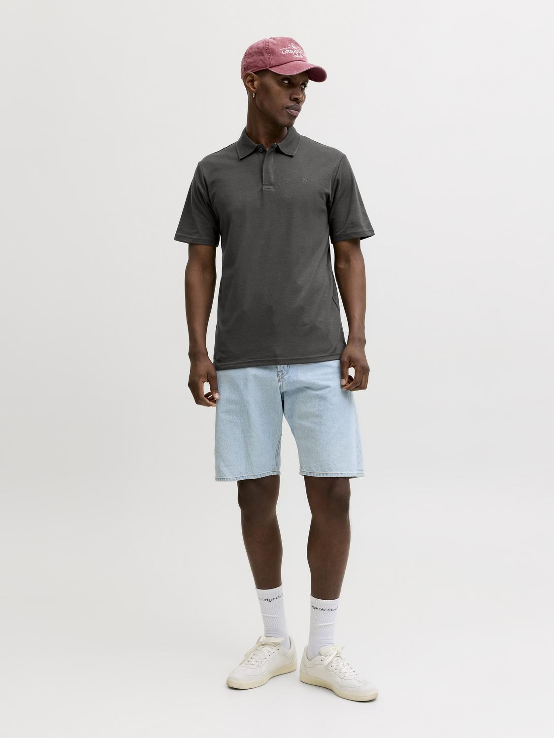 model_shot-front_full
