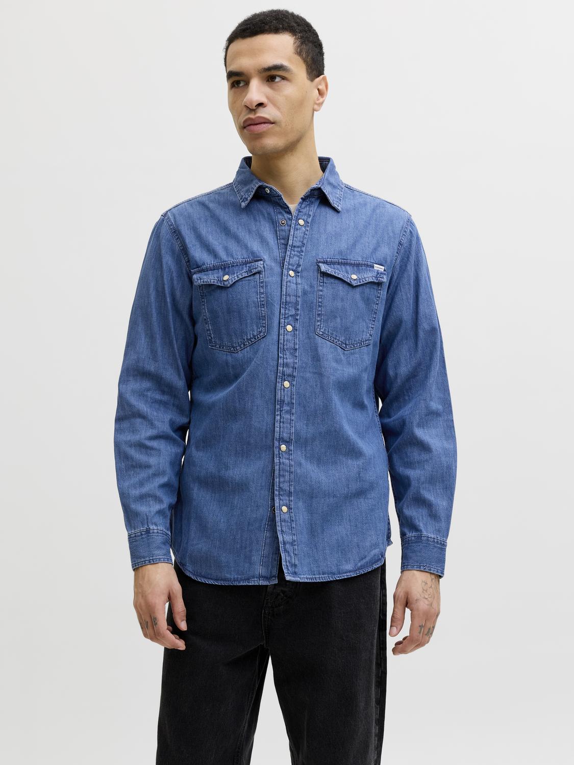 model_shot-front