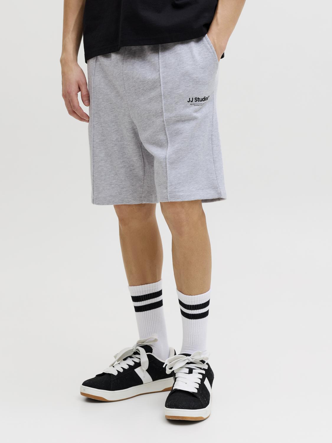 model_shot-front