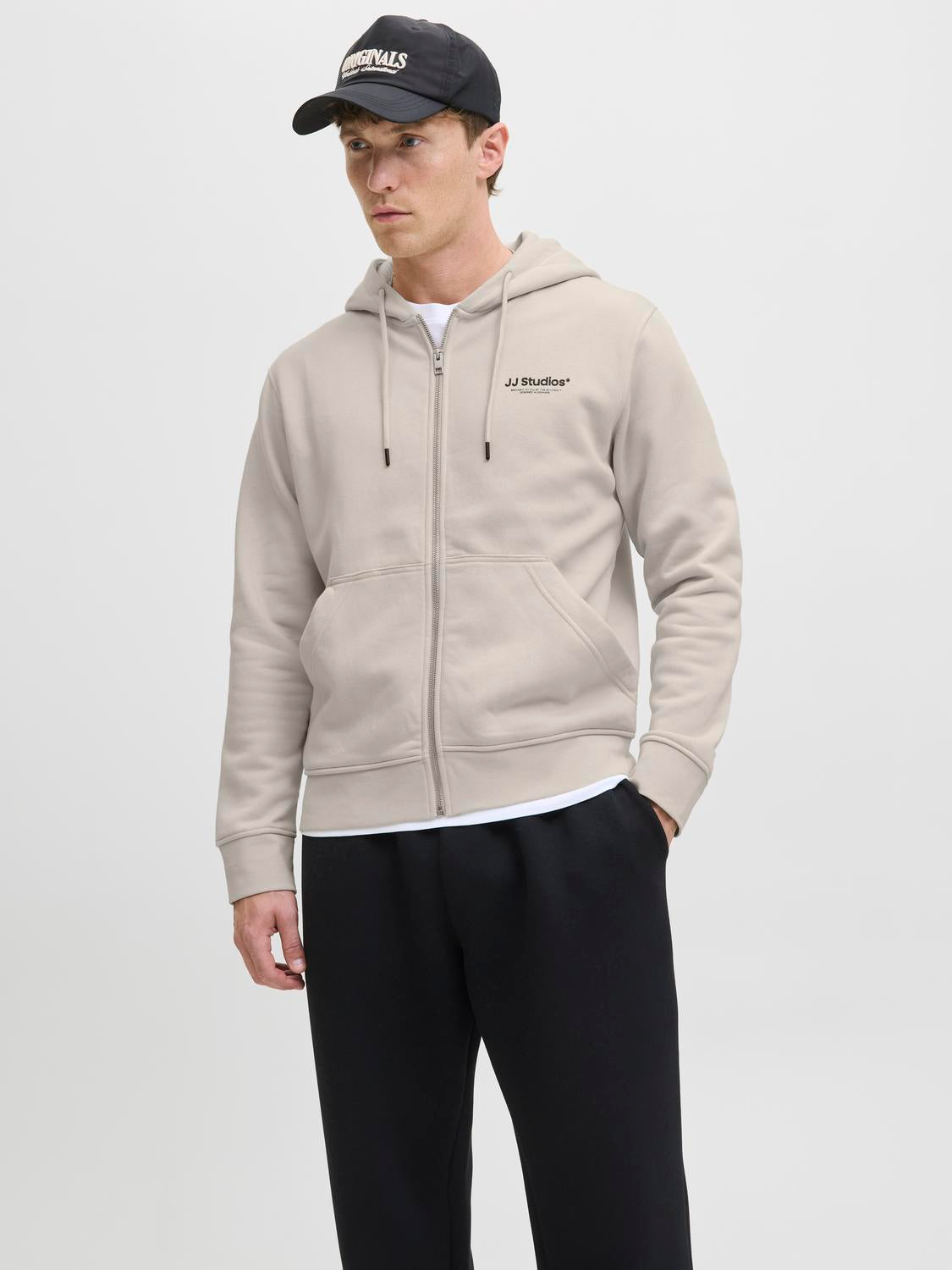 model_shot-front