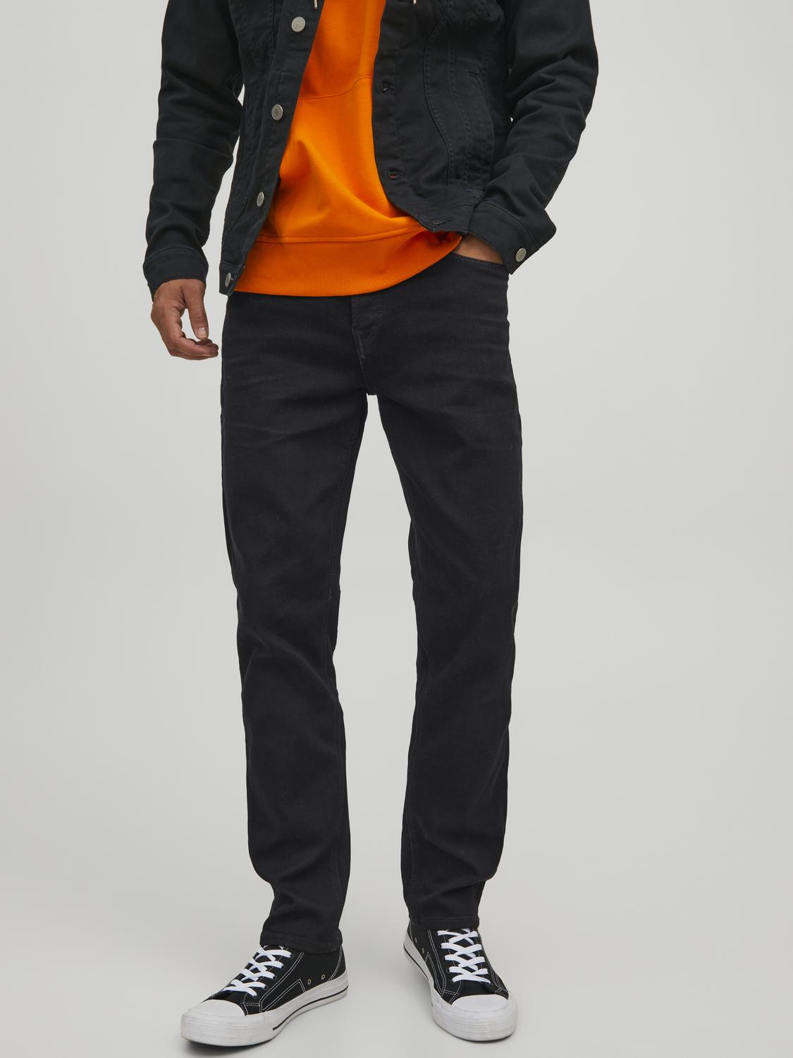 model_shot-front