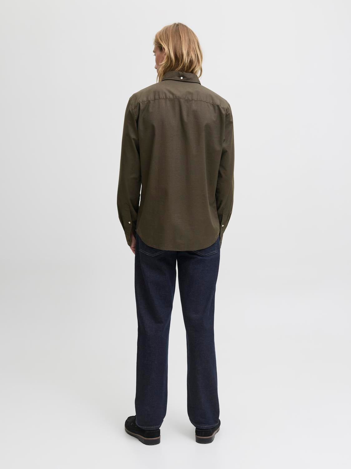 model_shot-back