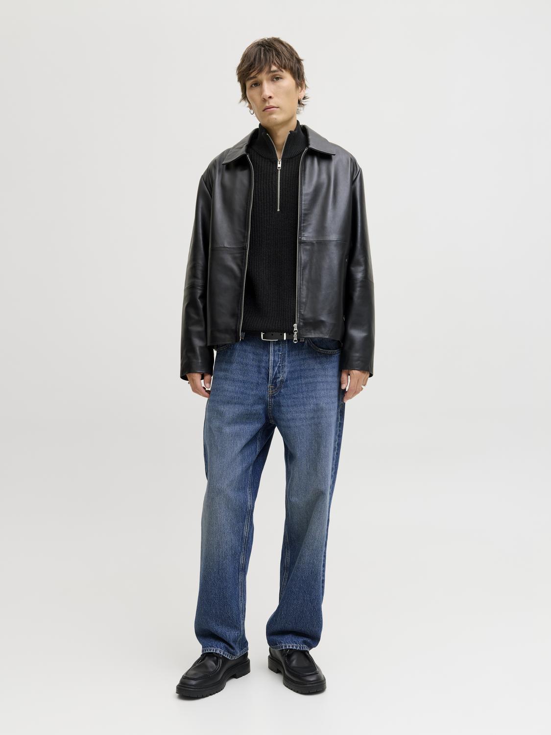 model_shot-front_full