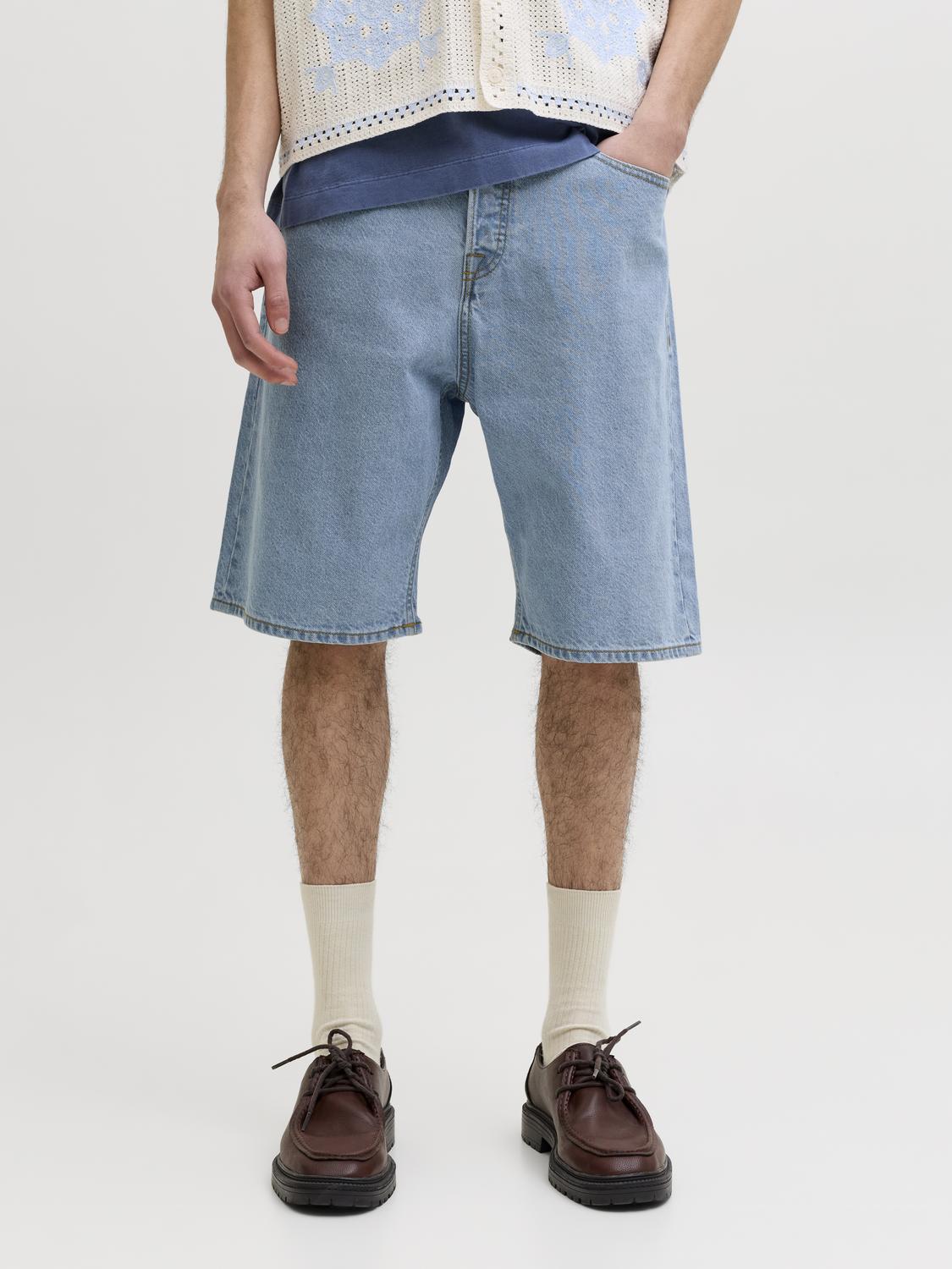 model_shot-front
