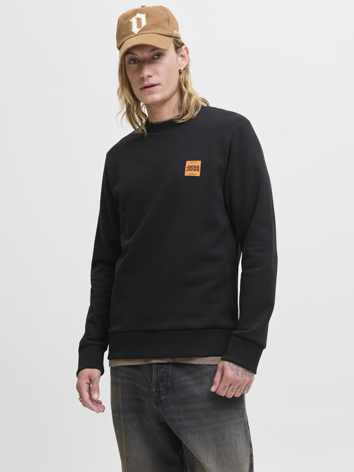 model_shot-front