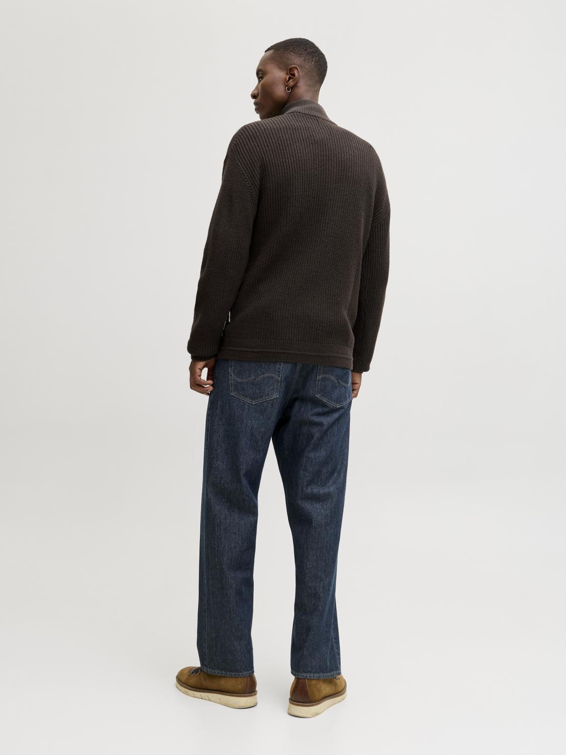 model_shot-back