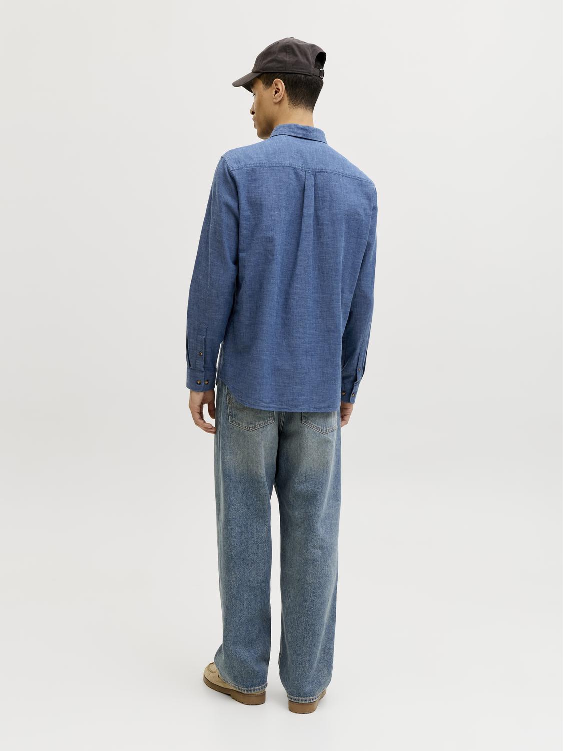 model_shot-back