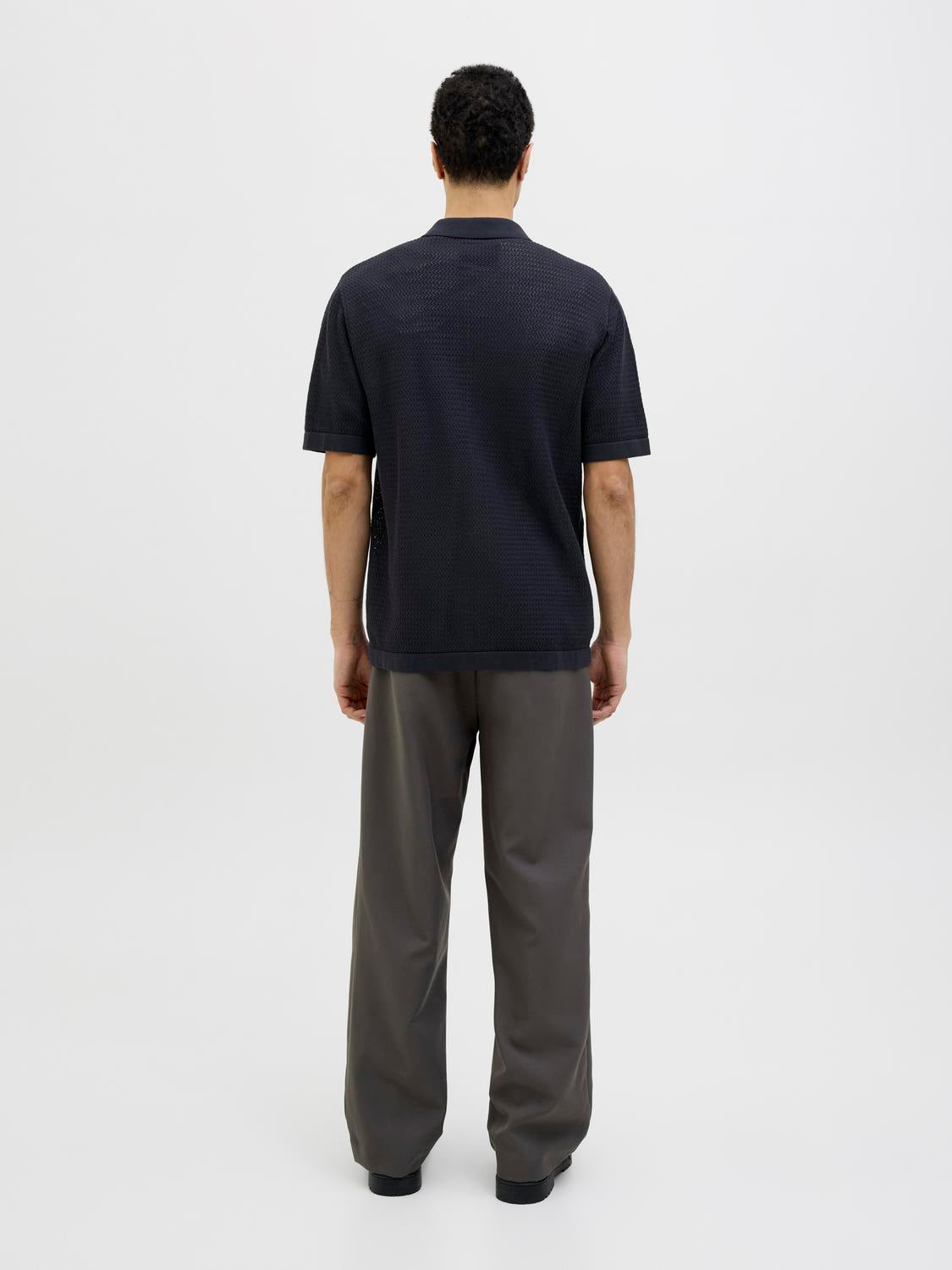 model_shot-back
