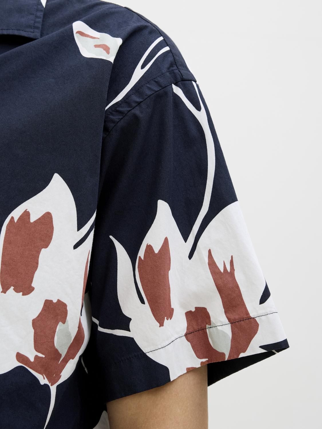 model_shot-detail