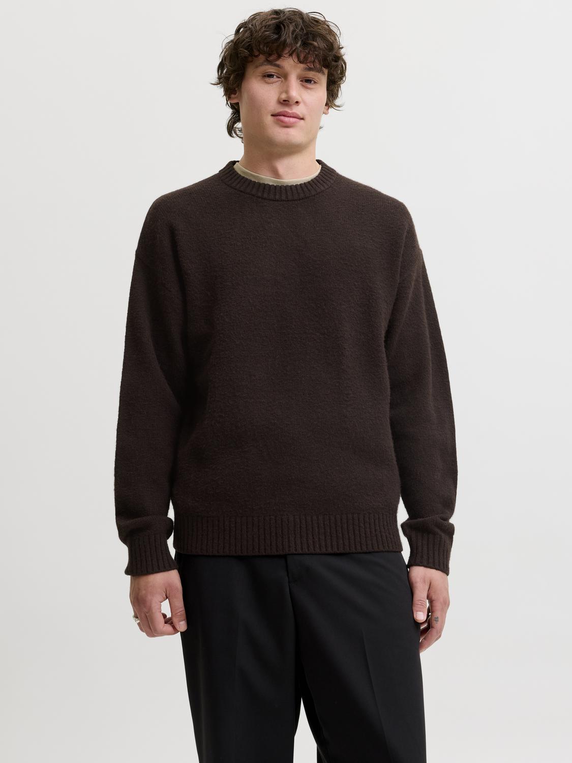model_shot-front