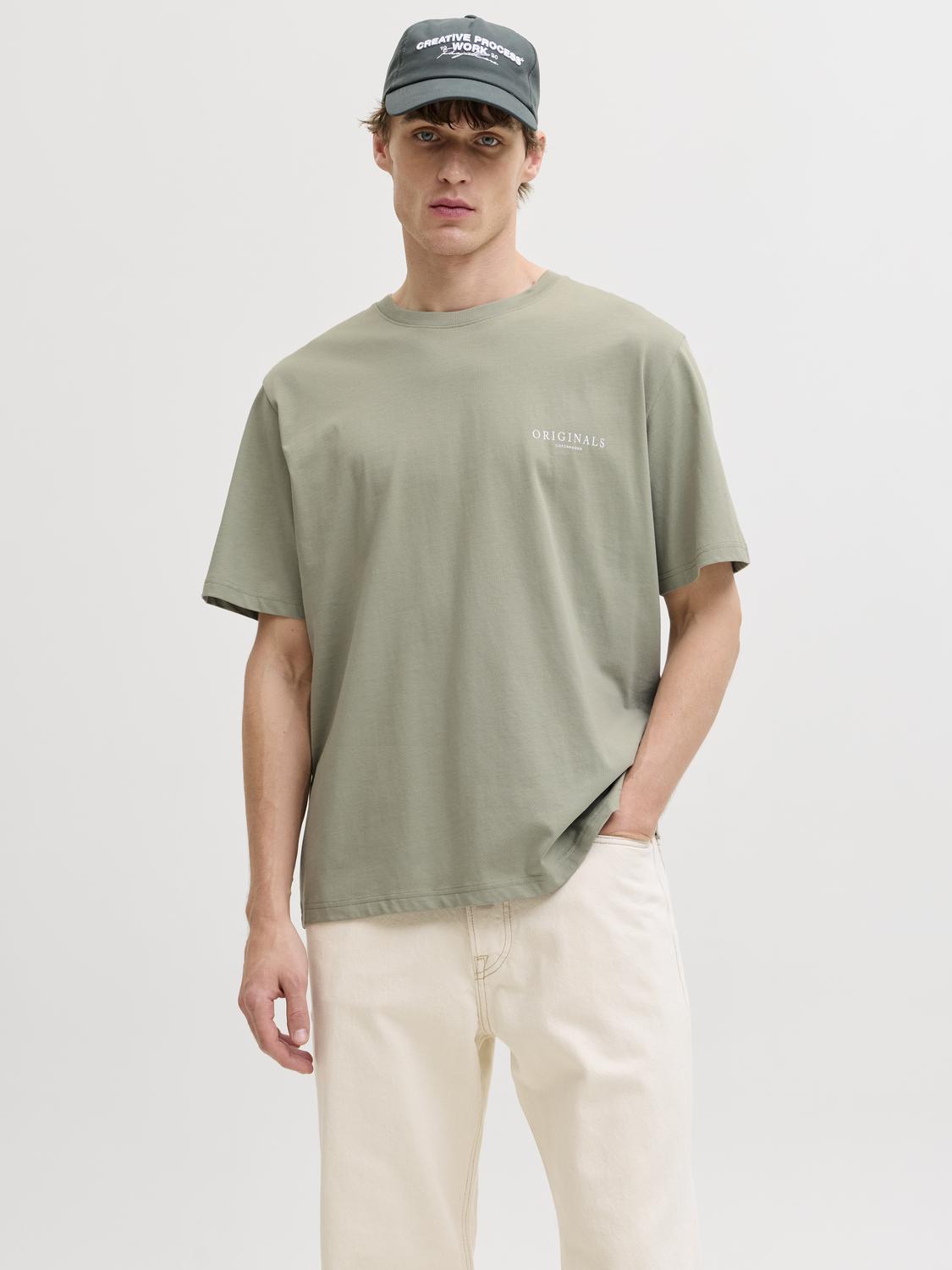 model_shot-front