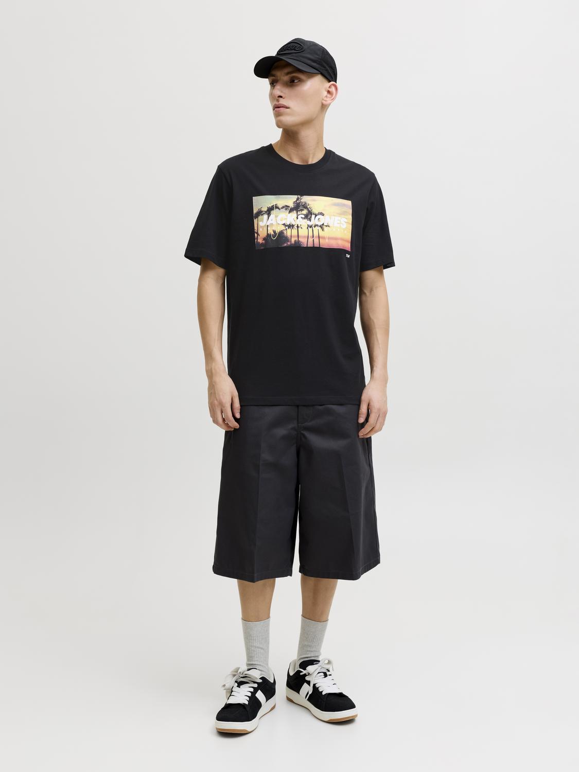 model_shot-front_full