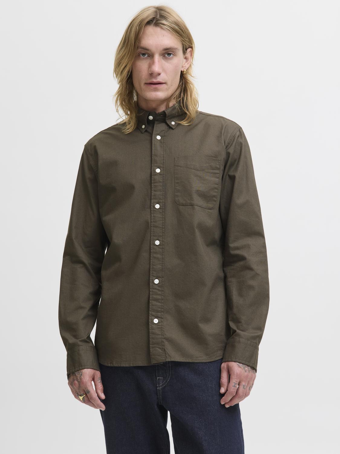 model_shot-front