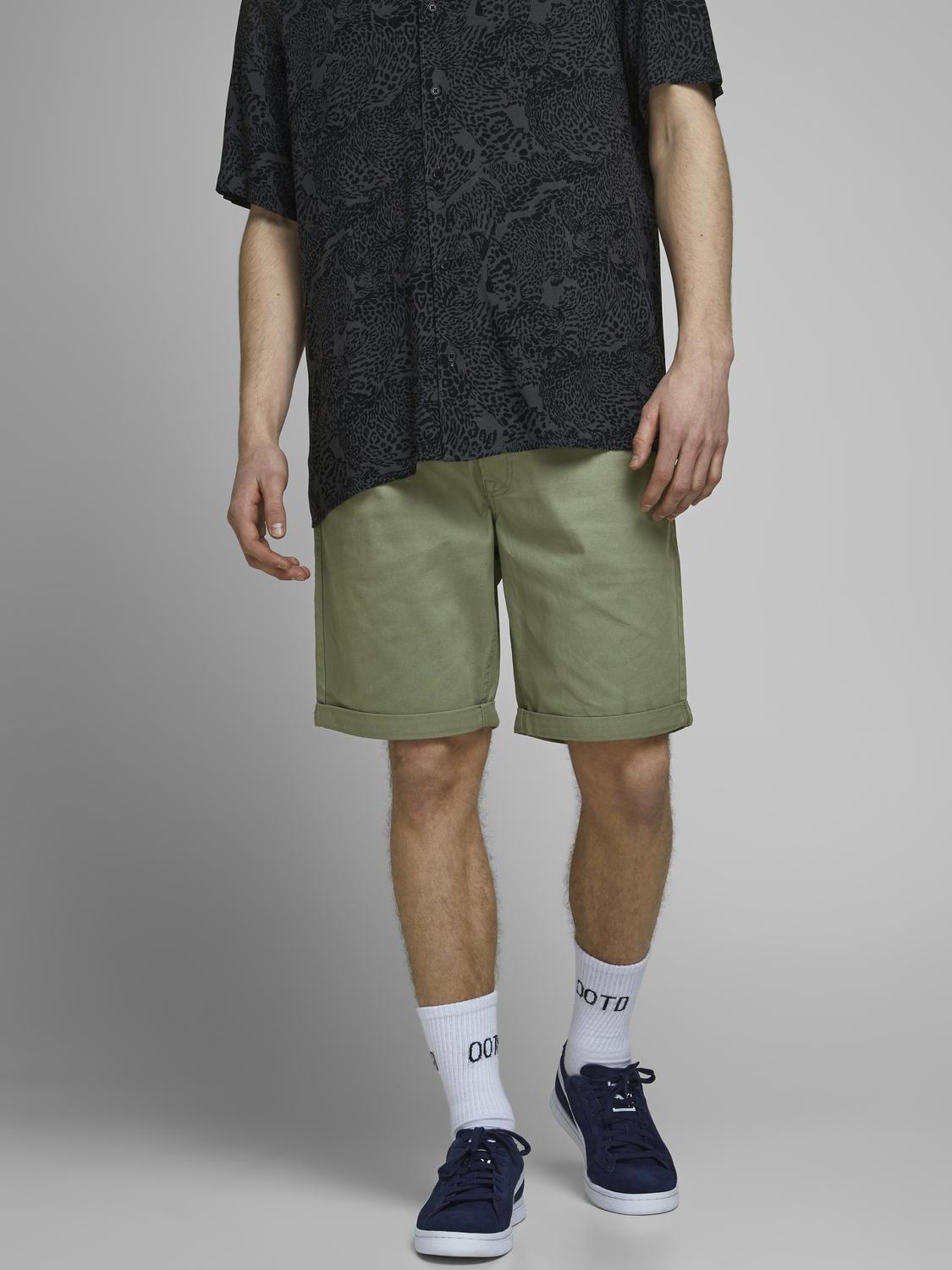 model_shot-front