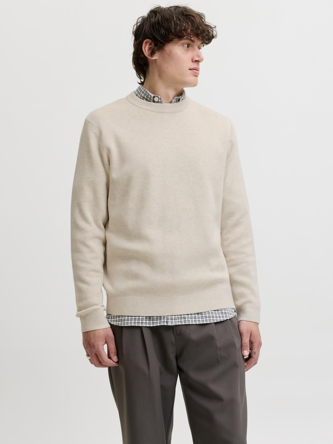 model_shot-front