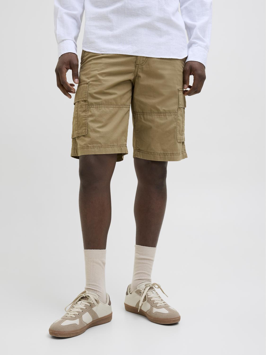 model_shot-front