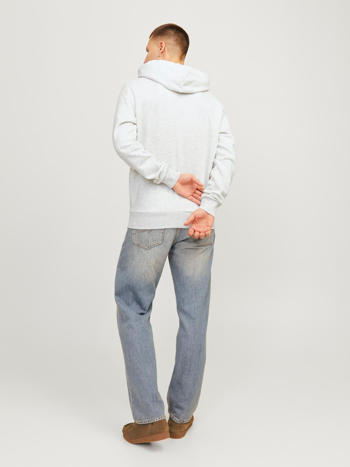 model_shot-back