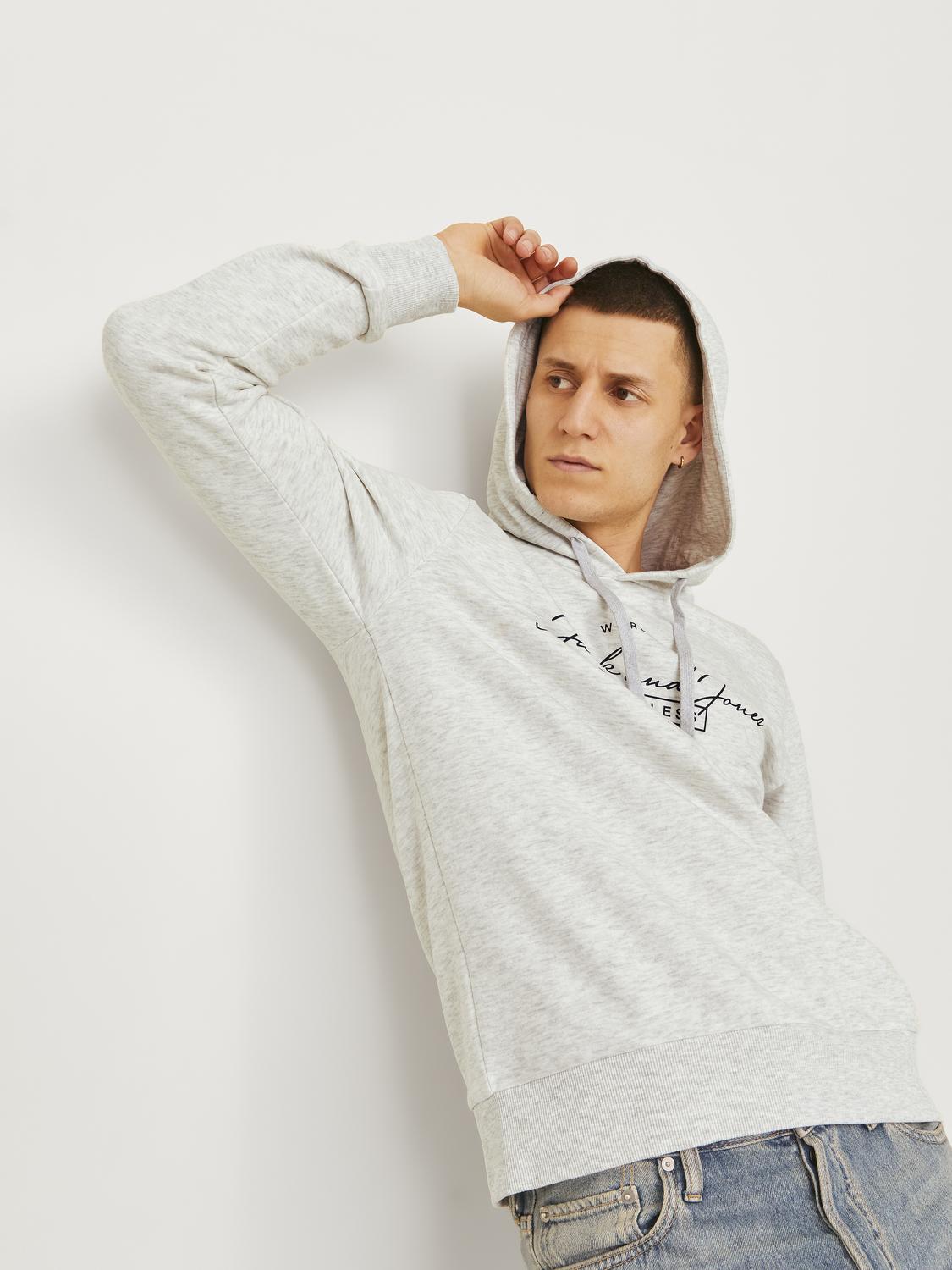 model_shot-creative