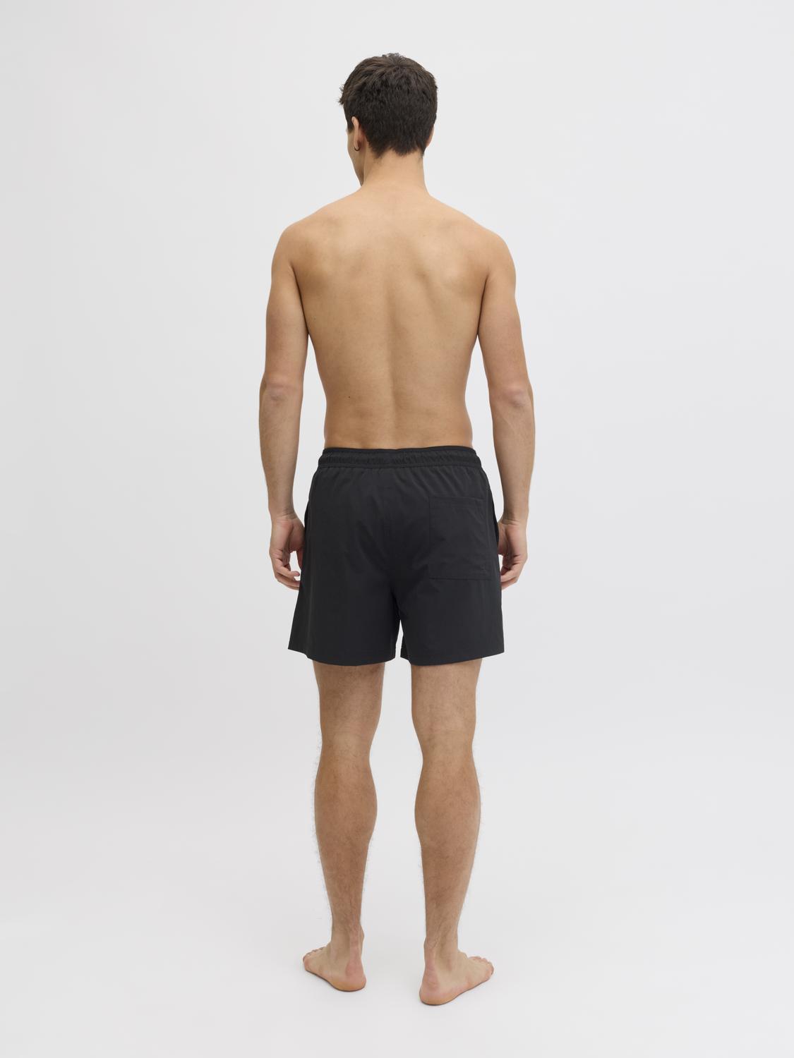 model_shot-back
