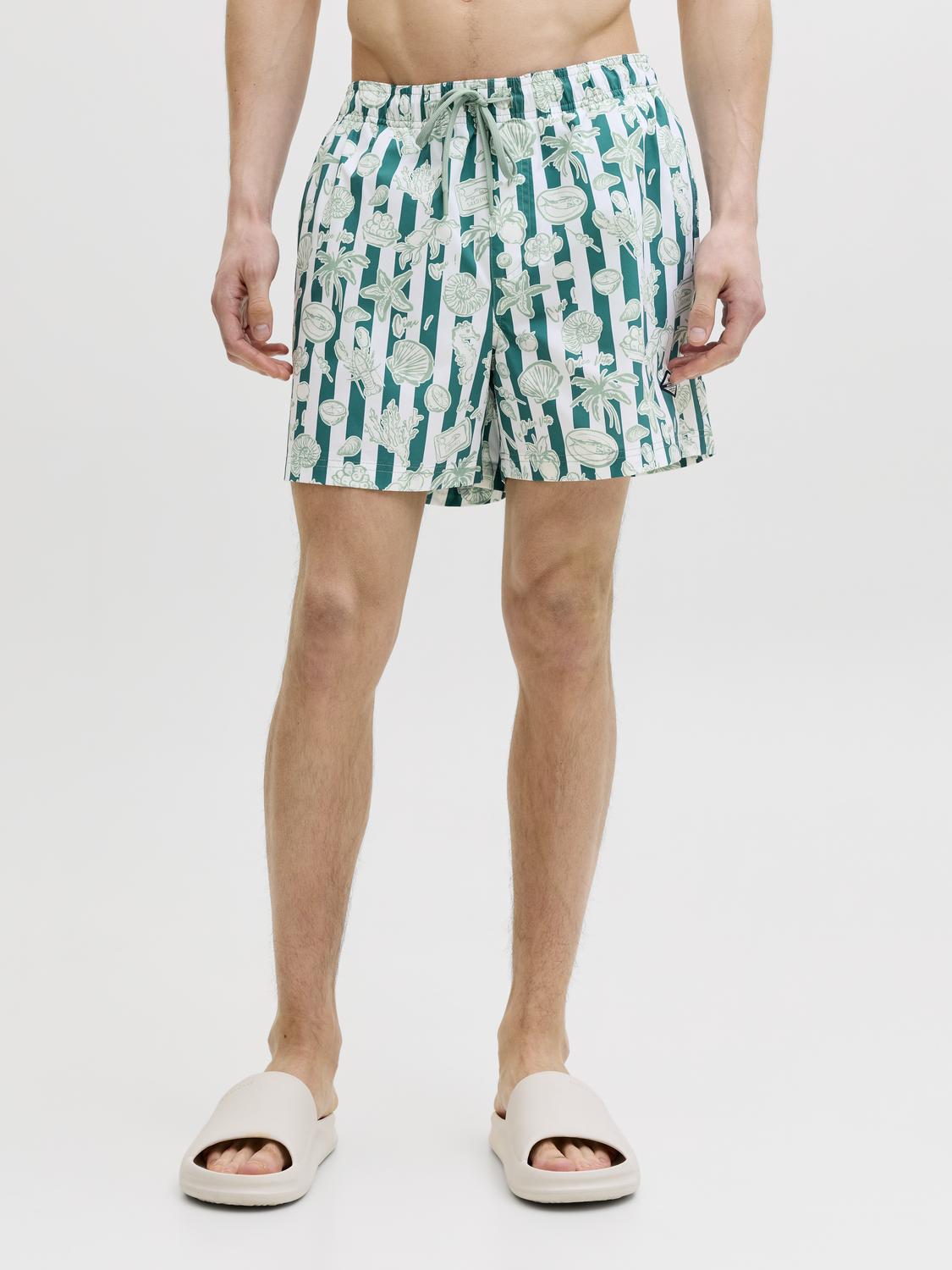 model_shot-front