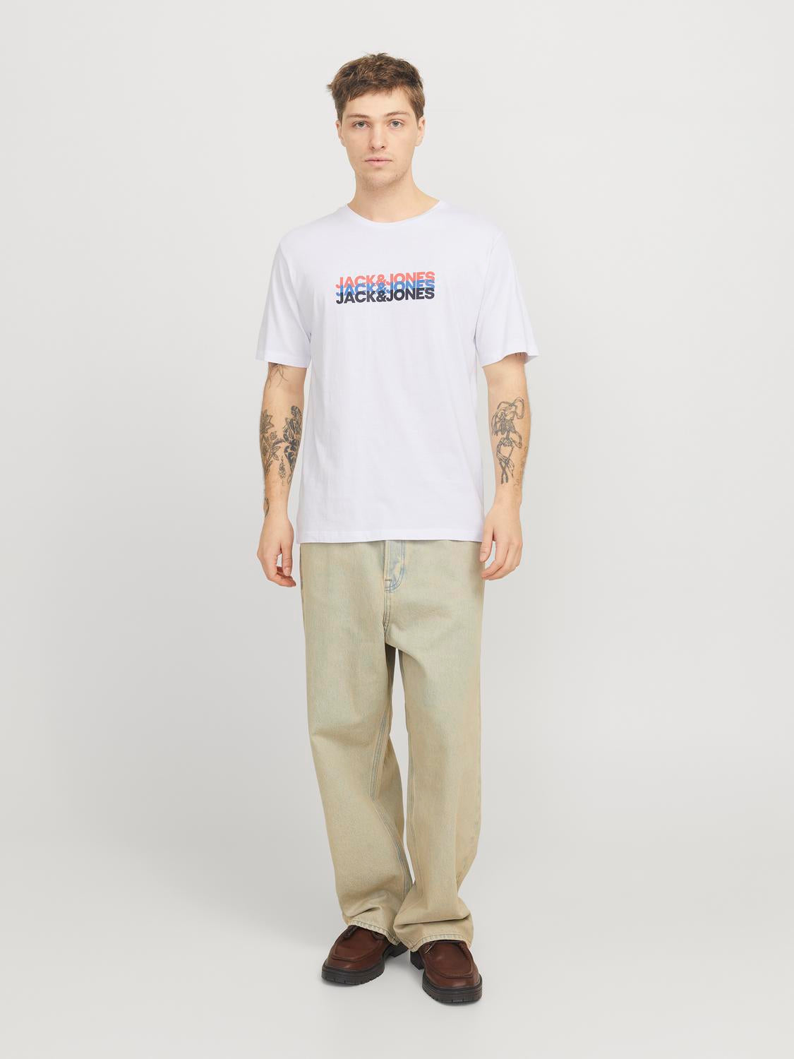 model_shot-front_full