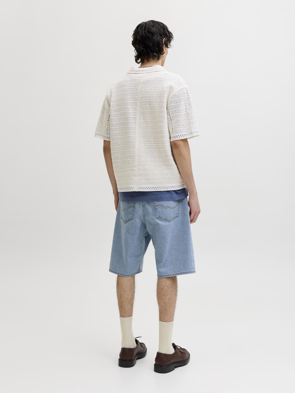 model_shot-back
