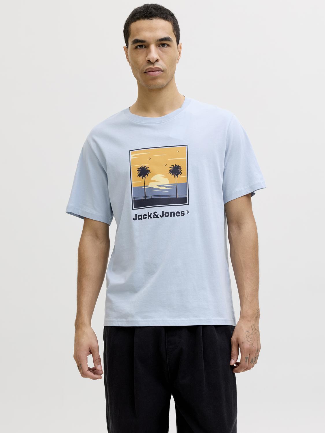 model_shot-front
